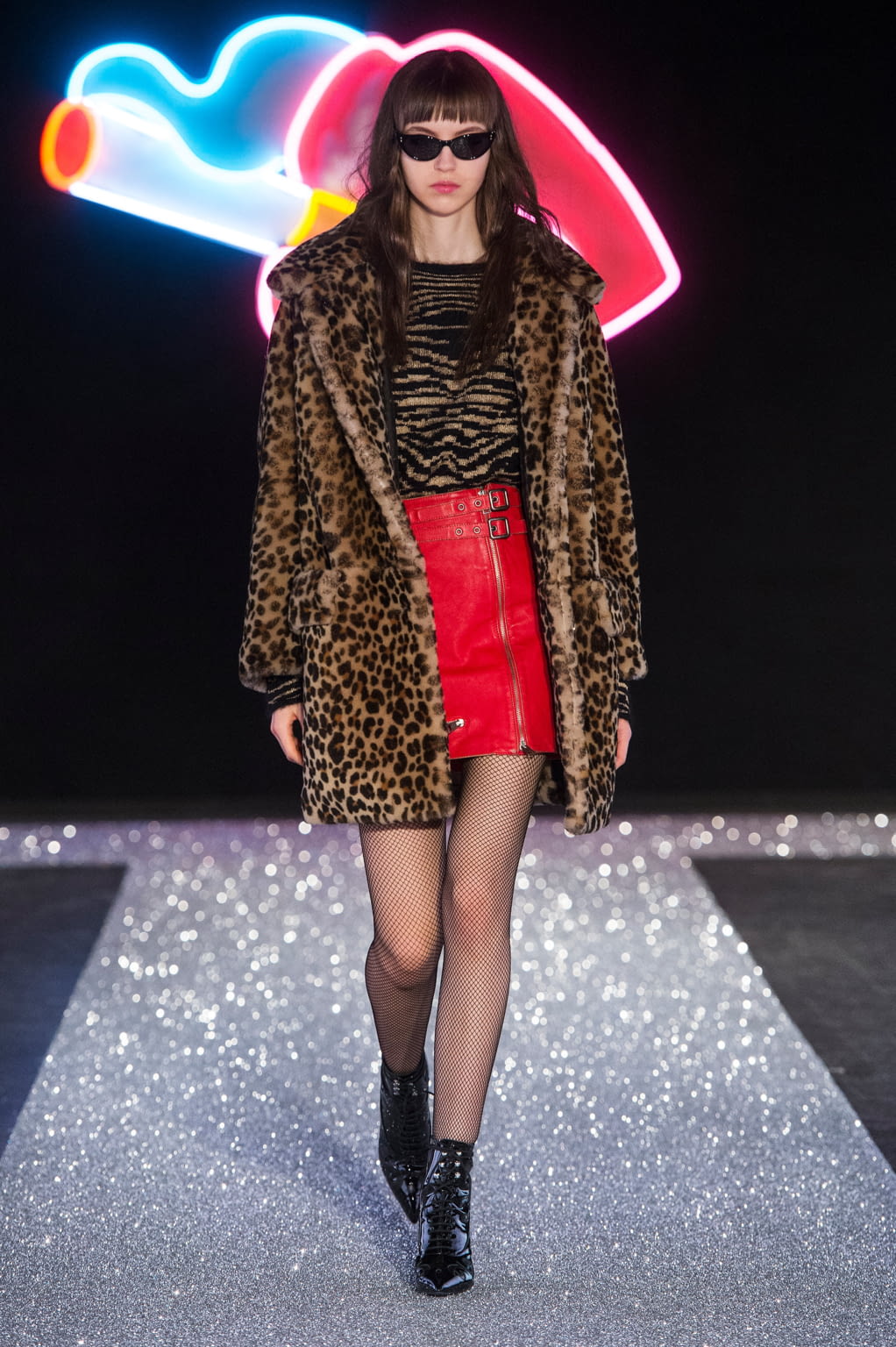 Fashion Week Milan Fall/Winter 2016 look 24 from the Just Cavalli collection 女装