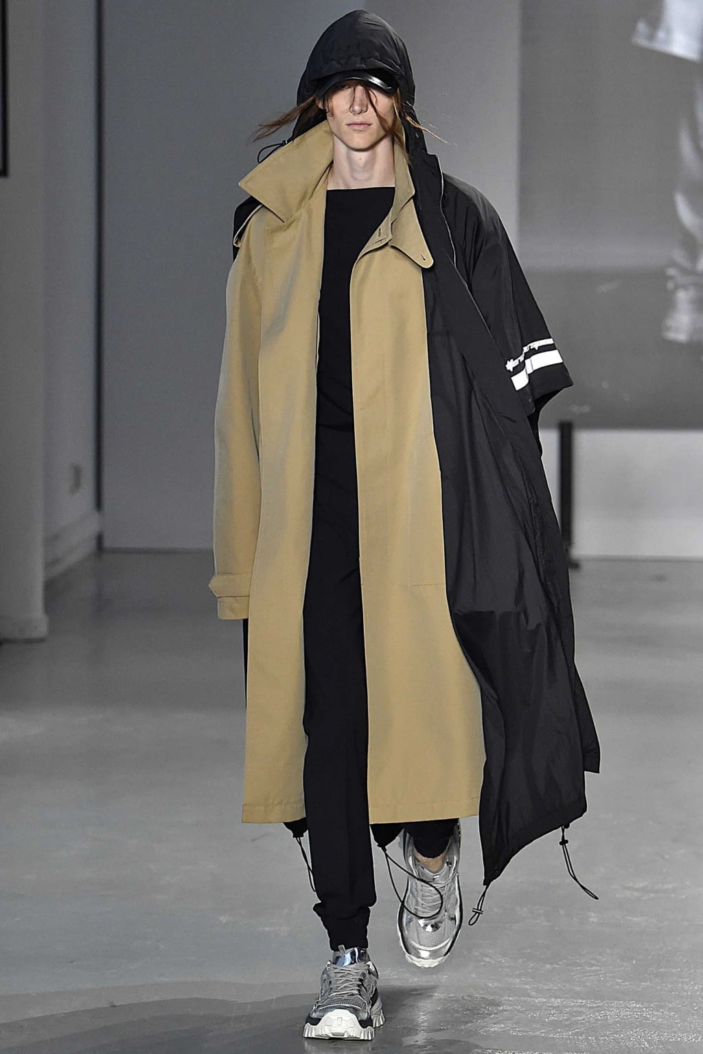 Fashion Week Paris Spring/Summer 2019 look 13 from the Juun.J collection menswear