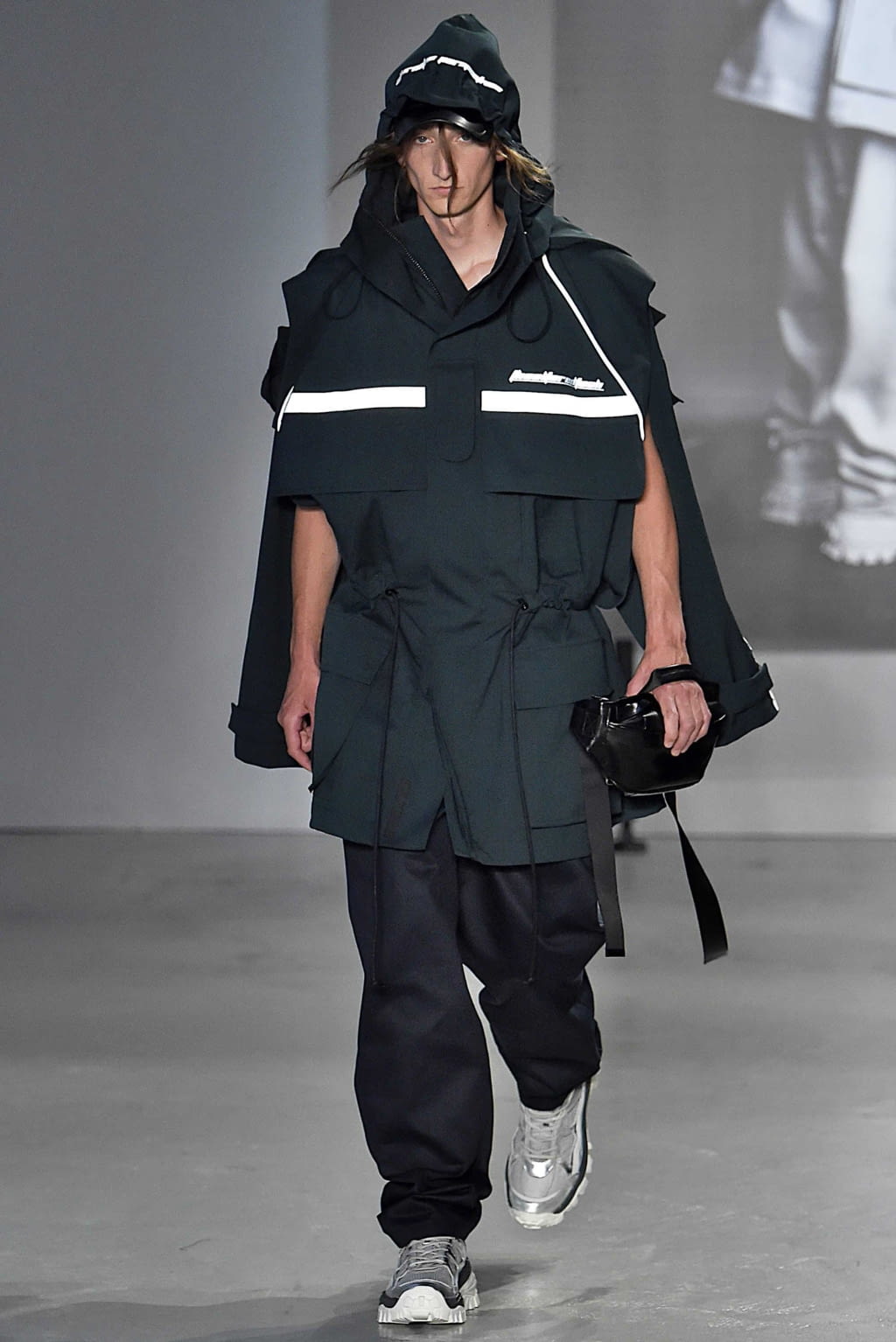 Fashion Week Paris Spring/Summer 2019 look 17 from the Juun.J collection menswear