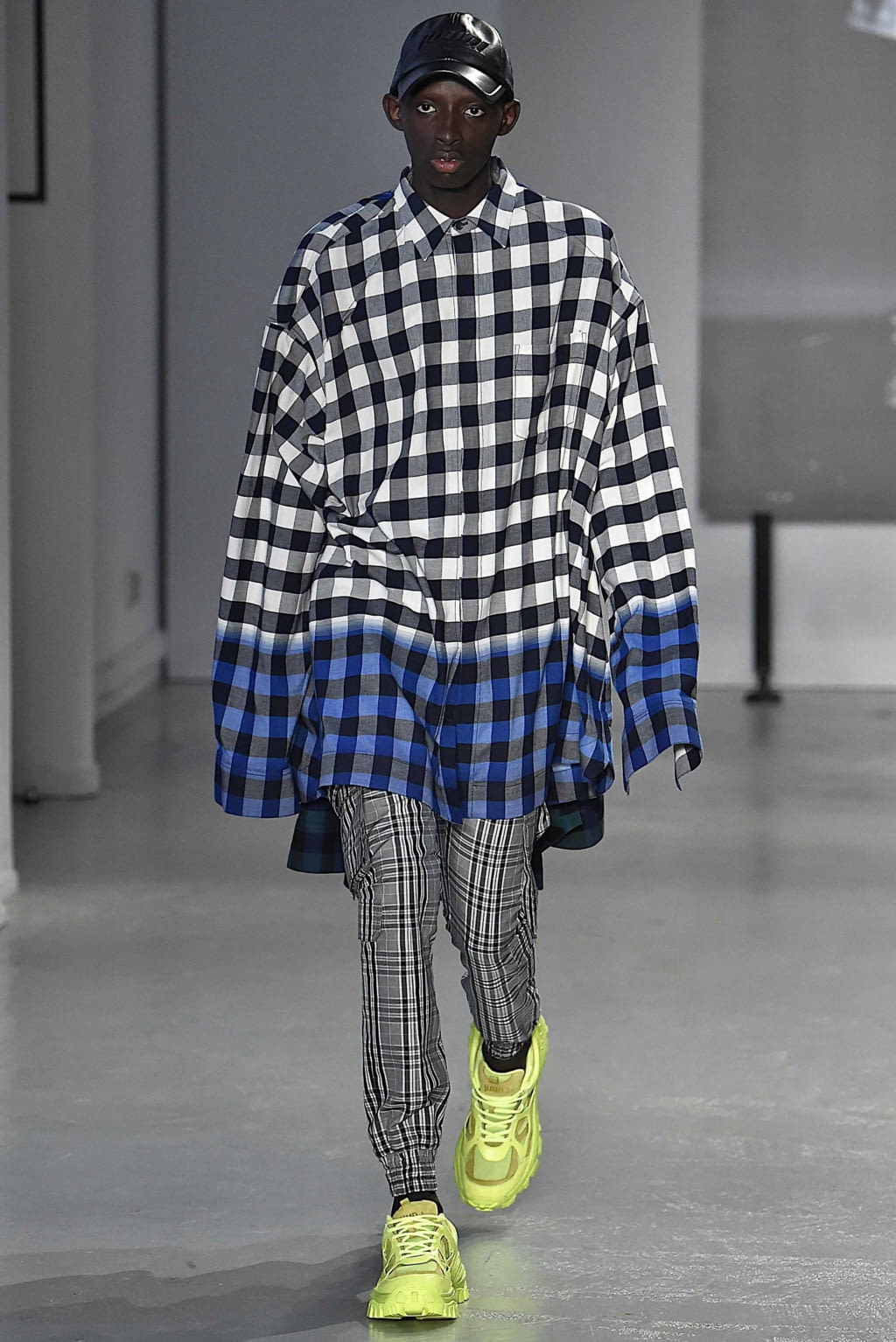 Fashion Week Paris Spring/Summer 2019 look 32 from the Juun.J collection menswear