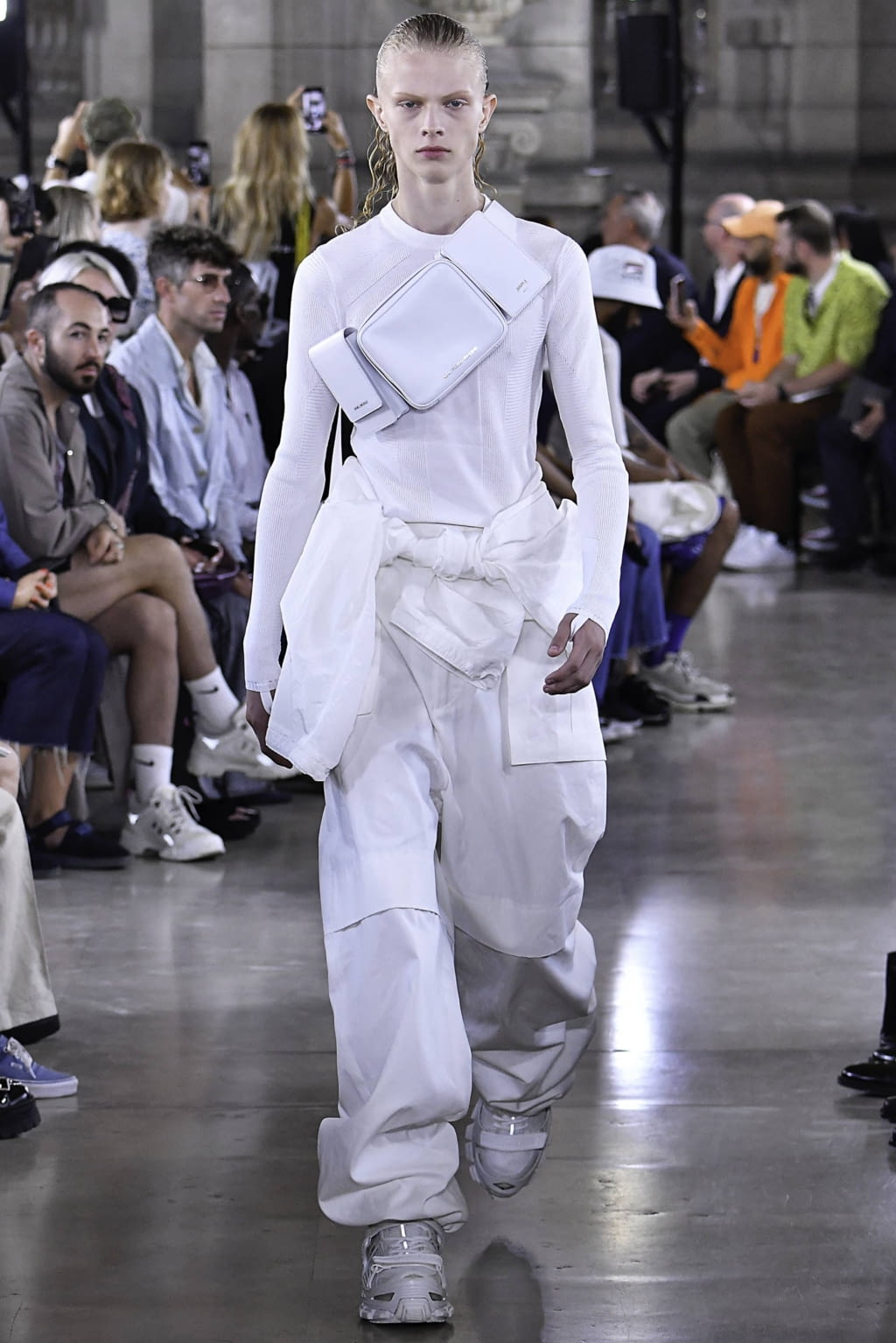 Fashion Week Paris Spring/Summer 2020 look 18 from the Juun.J collection 男装