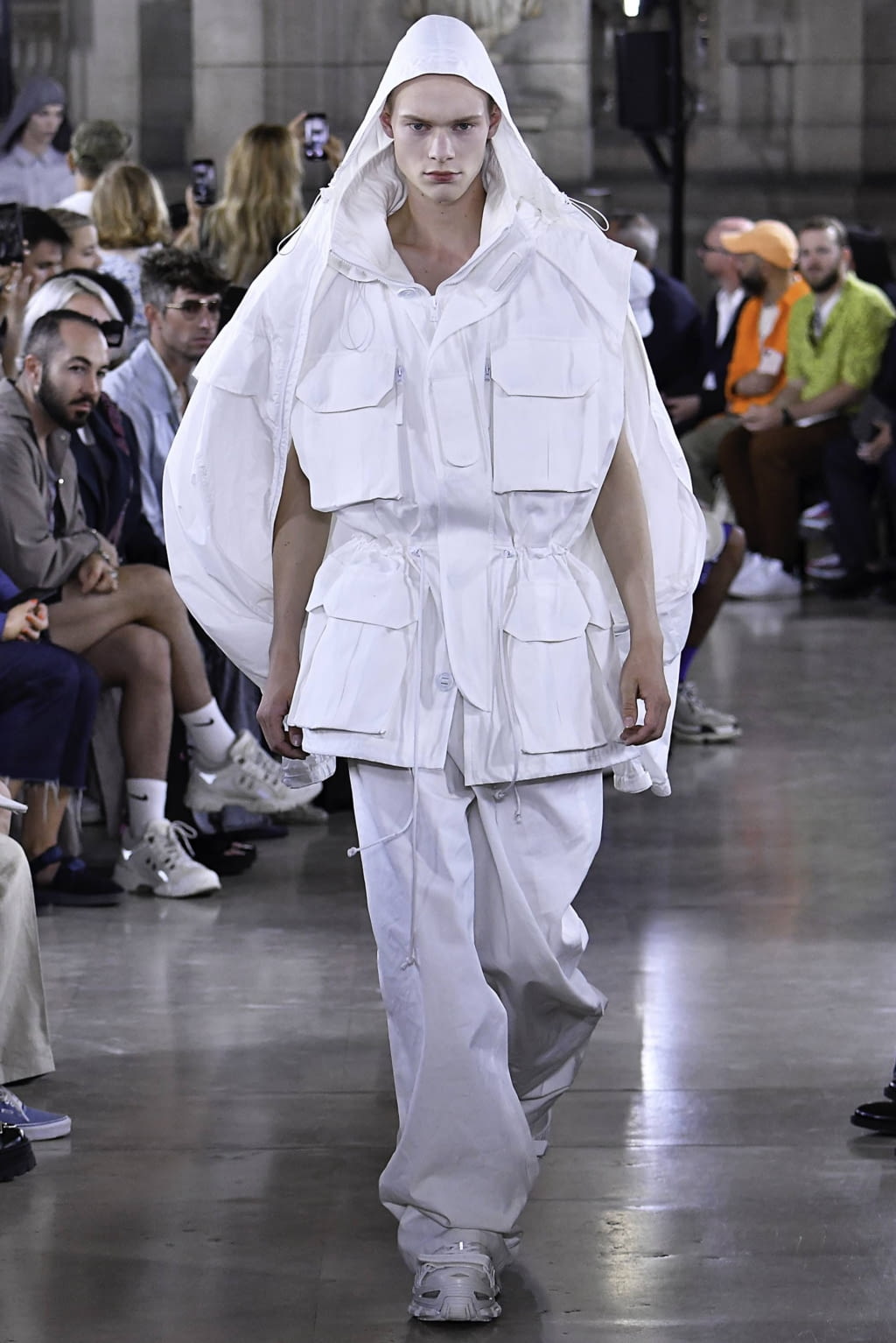 Fashion Week Paris Spring/Summer 2020 look 19 from the Juun.J collection 男装