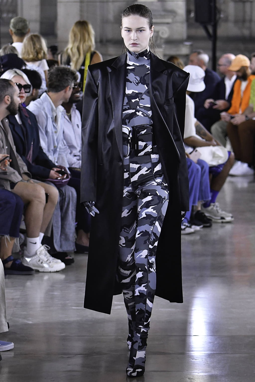 Fashion Week Paris Spring/Summer 2020 look 33 from the Juun.J collection 男装