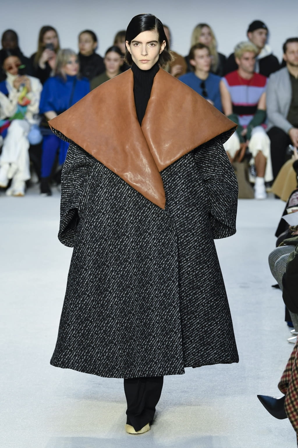 Fashion Week London Fall/Winter 2020 look 5 from the JW Anderson collection womenswear