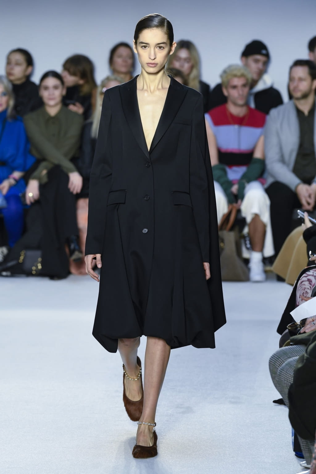Fashion Week London Fall/Winter 2020 look 4 from the JW Anderson collection womenswear
