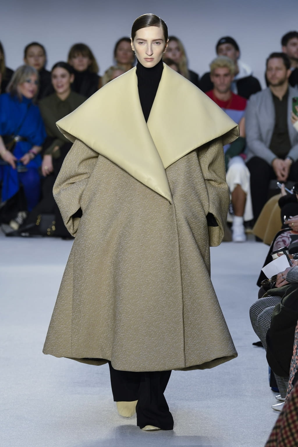 Fashion Week London Fall/Winter 2020 look 6 from the JW Anderson collection womenswear