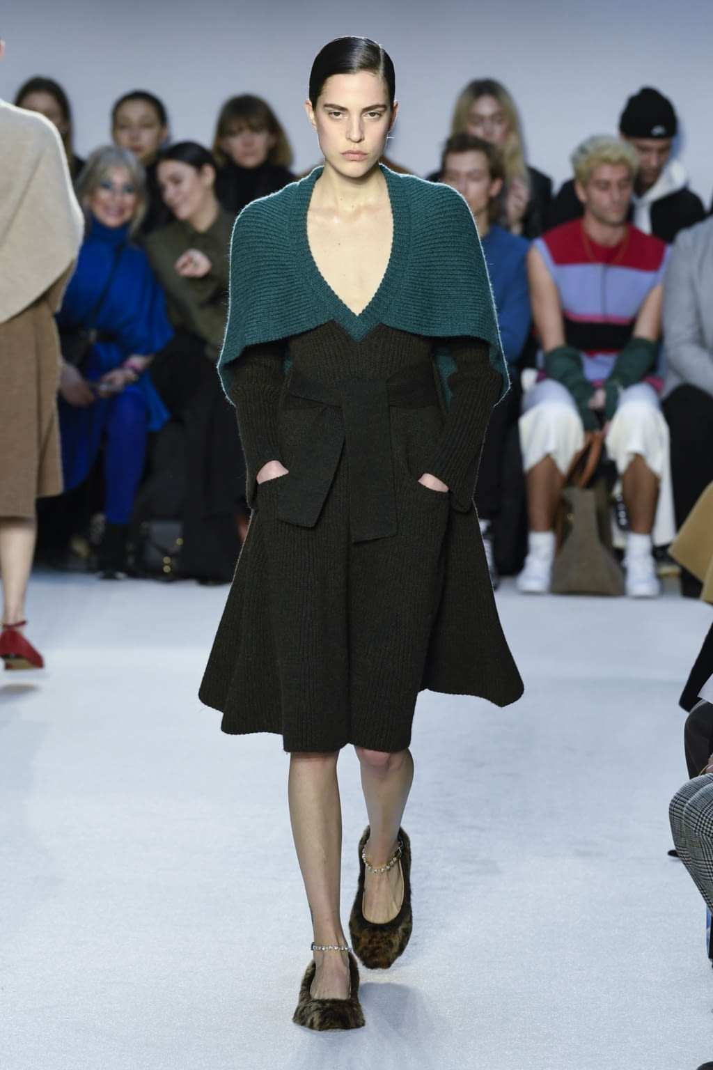 Fashion Week London Fall/Winter 2020 look 16 from the JW Anderson collection womenswear