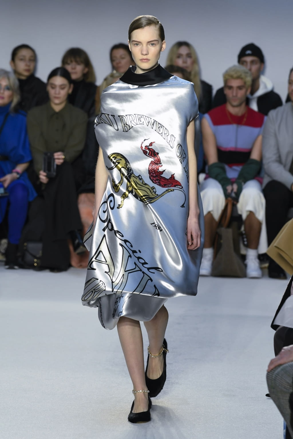 Fashion Week London Fall/Winter 2020 look 30 from the JW Anderson collection womenswear