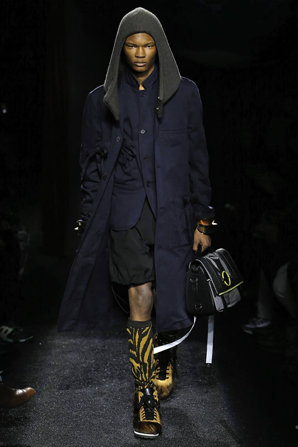 Fashion Week Paris Fall/Winter 2019 look 2 from the JW Anderson collection 男装