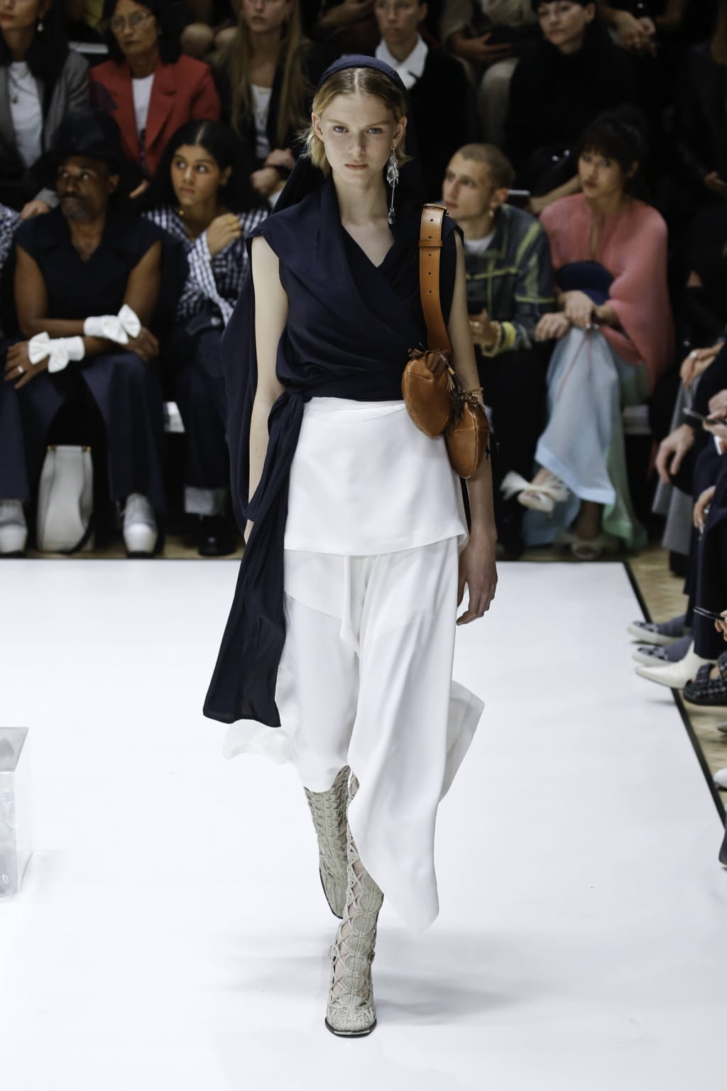 Fashion Week London Spring/Summer 2020 look 17 de la collection JW Anderson womenswear
