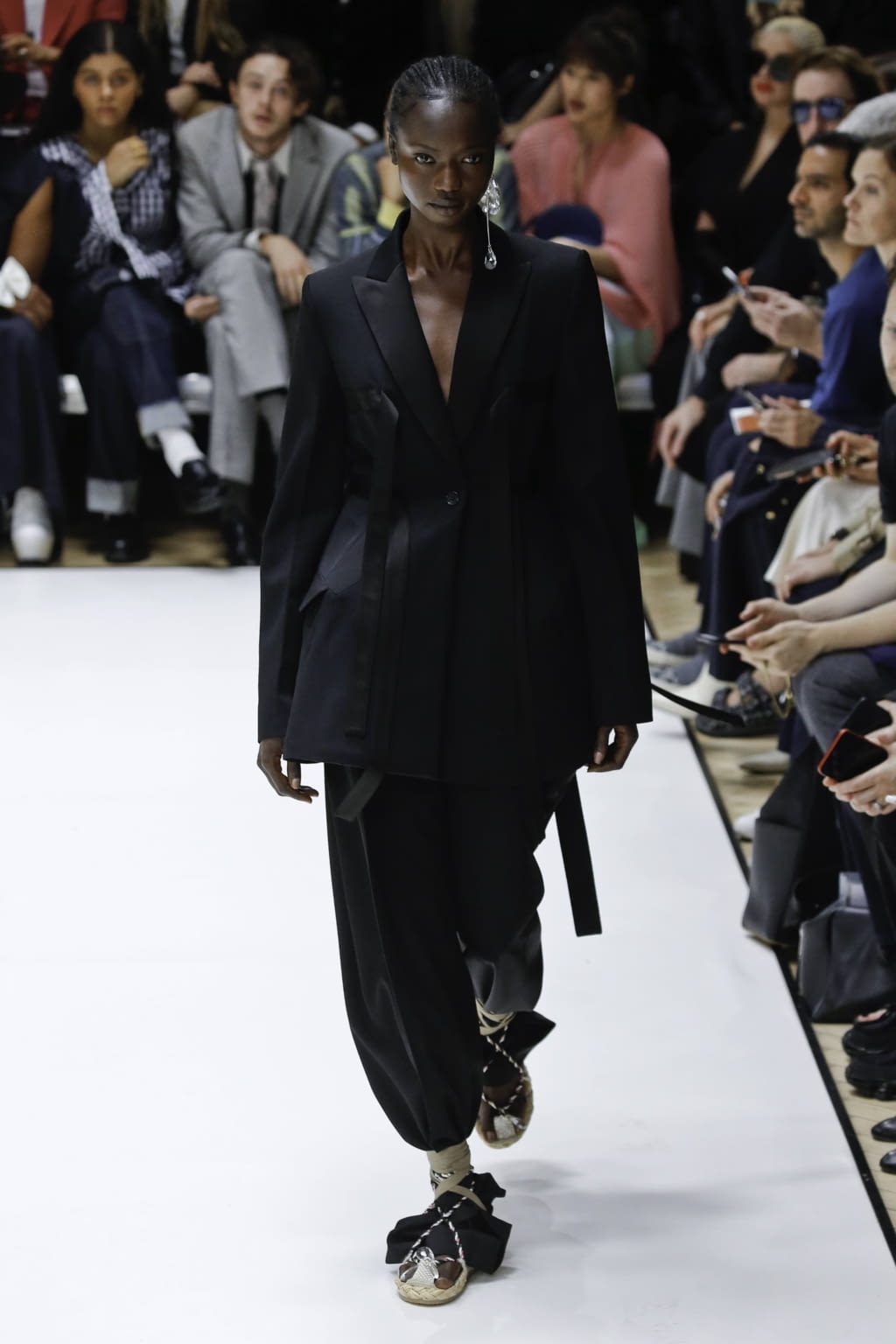 Fashion Week London Spring/Summer 2020 look 20 from the JW Anderson collection 女装