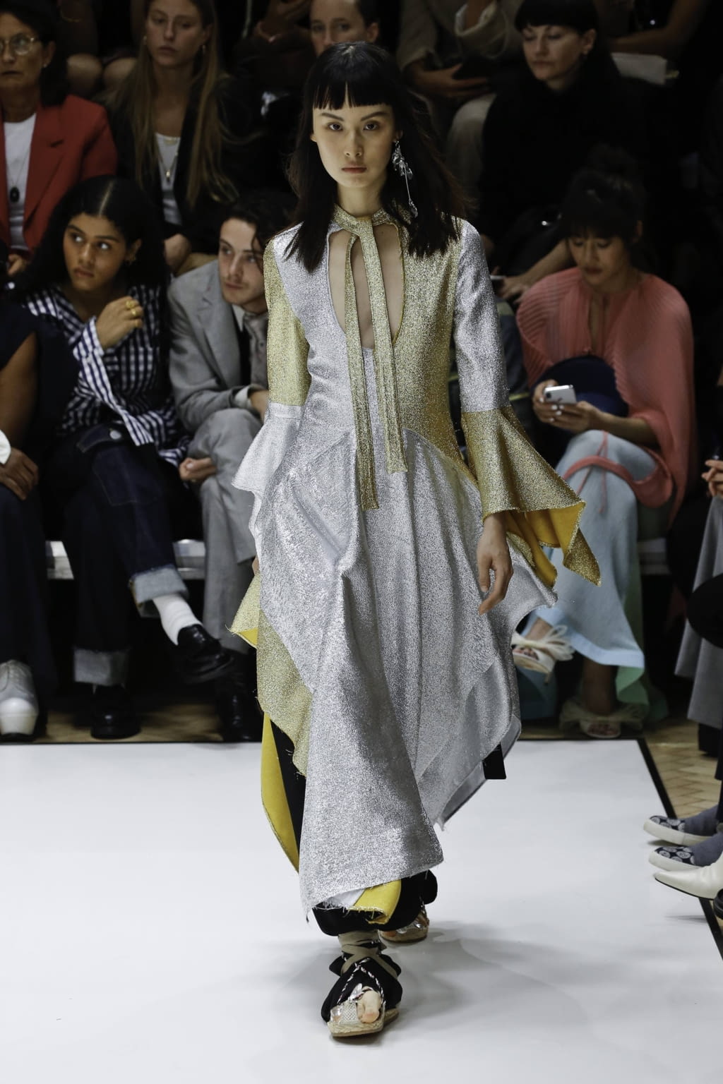 Fashion Week London Spring/Summer 2020 look 27 from the JW Anderson collection 女装