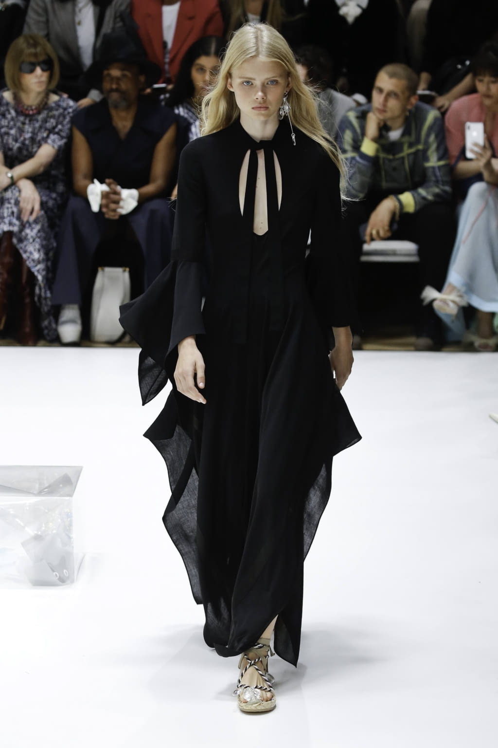 Fashion Week London Spring/Summer 2020 look 36 de la collection JW Anderson womenswear