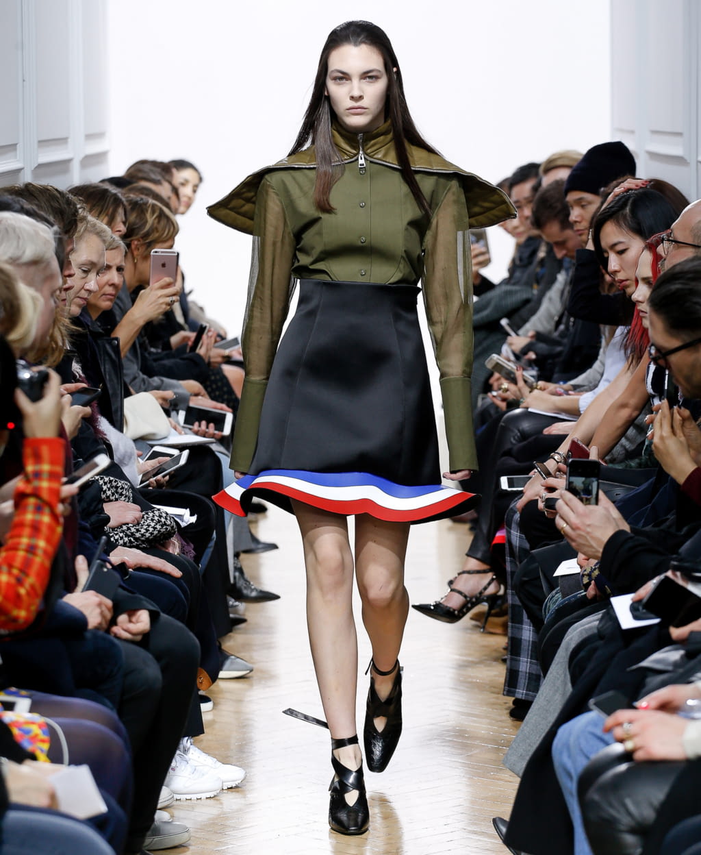 Fashion Week London Fall/Winter 2016 look 14 from the JW Anderson collection 女装