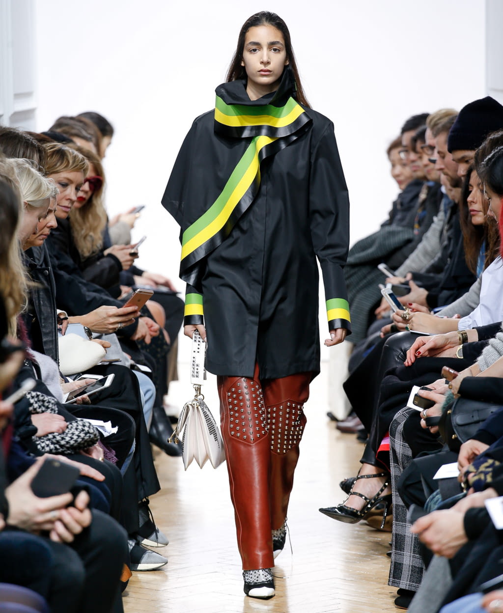Fashion Week London Fall/Winter 2016 look 22 from the JW Anderson collection 女装
