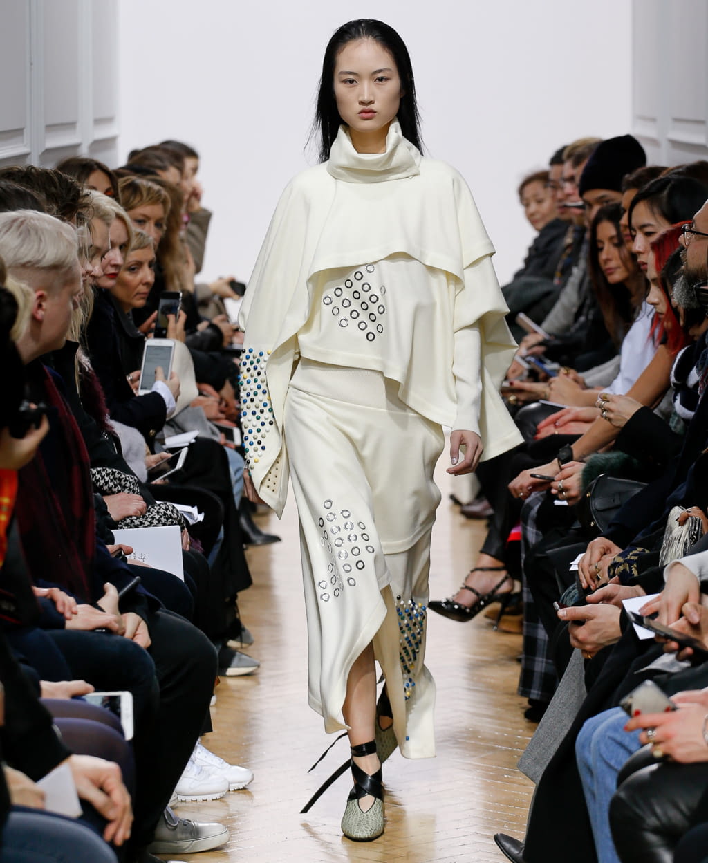 Fashion Week London Fall/Winter 2016 look 39 from the JW Anderson collection womenswear