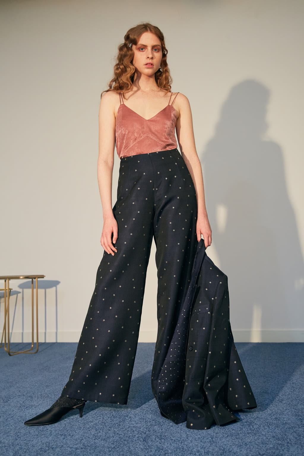 Fashion Week Paris Fall/Winter 2019 look 2 de la collection KAGE womenswear