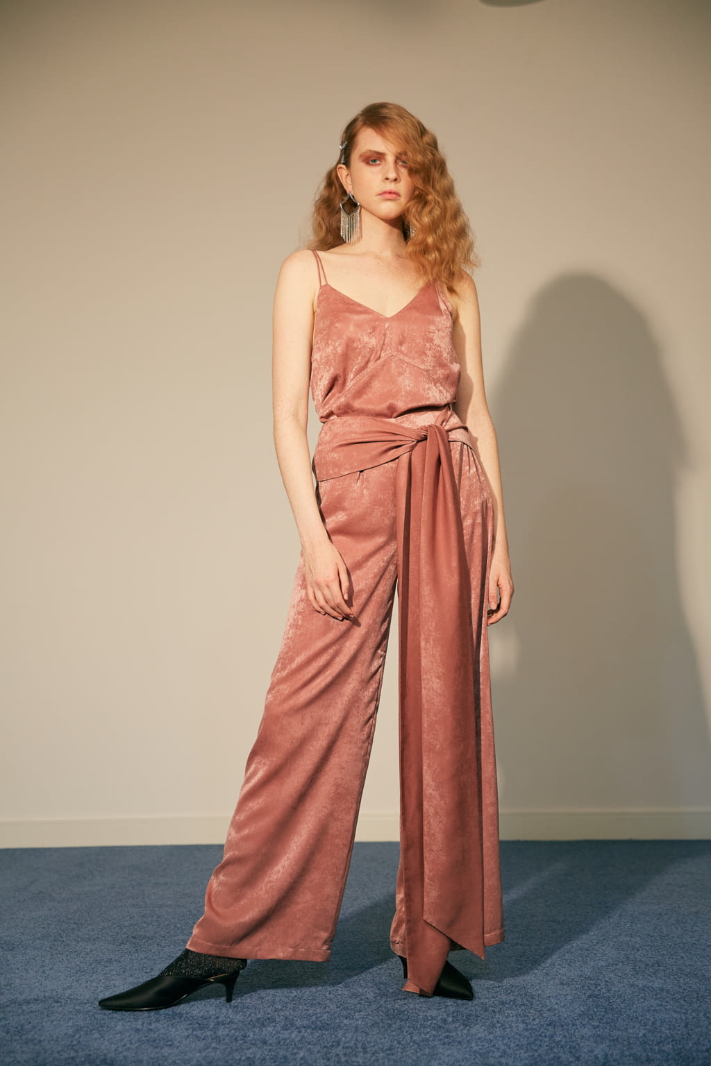 Fashion Week Paris Fall/Winter 2019 look 3 de la collection KAGE womenswear