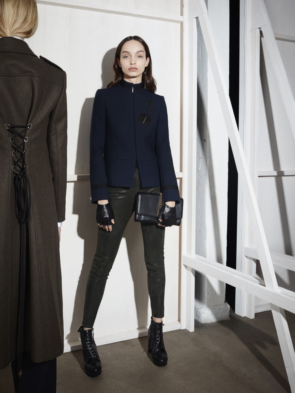 Fashion Week Paris Fall/Winter 2017 look 8 de la collection Karl Lagerfeld womenswear