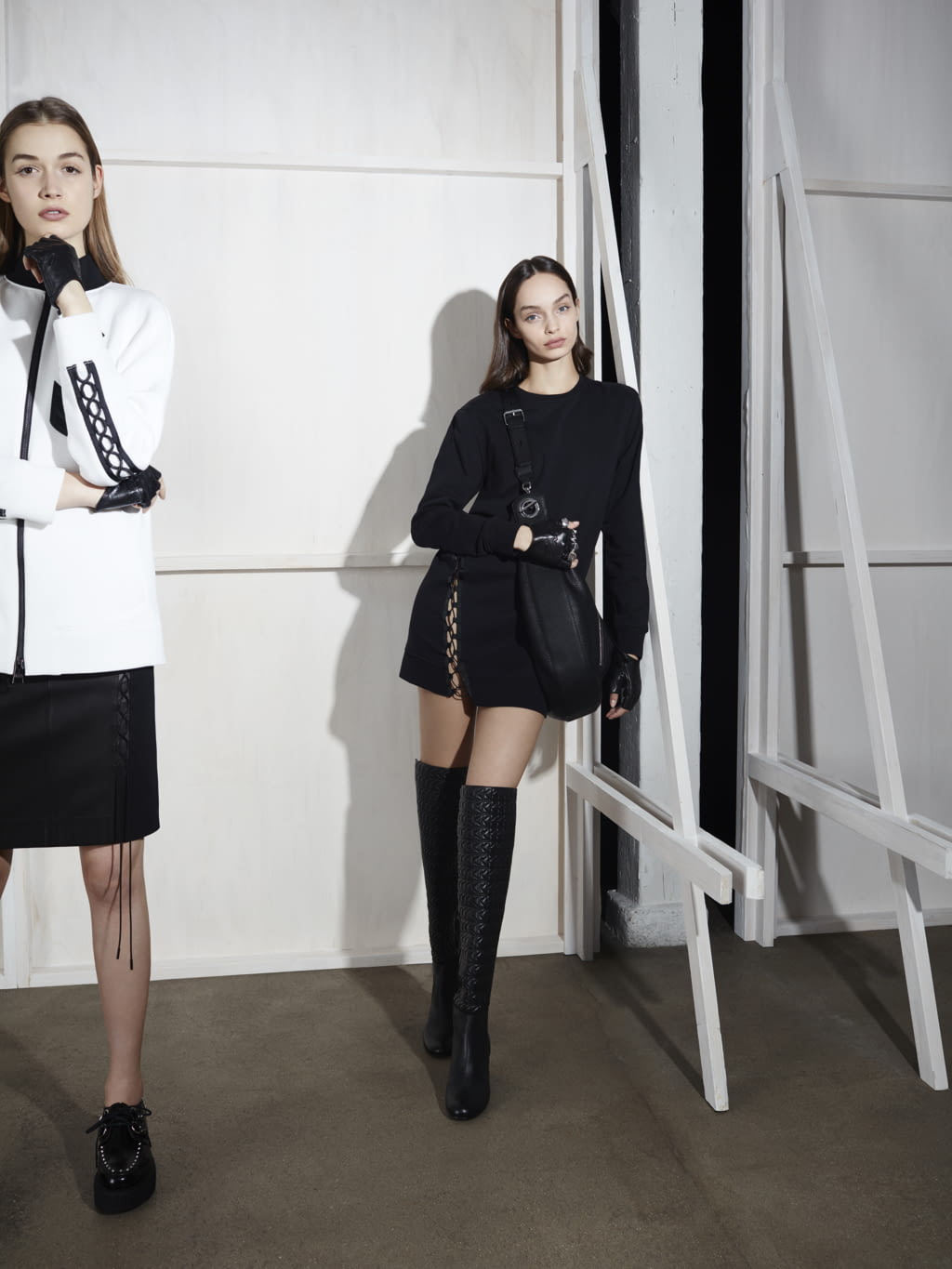 Fashion Week Paris Fall/Winter 2017 look 16 de la collection Karl Lagerfeld womenswear