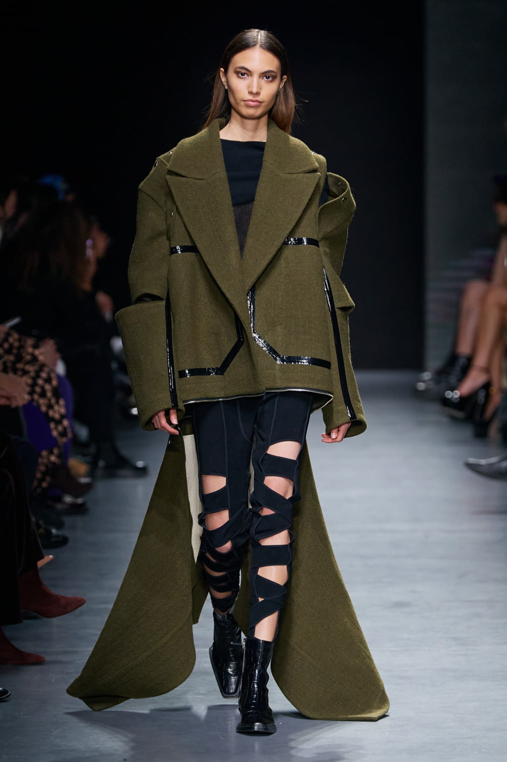 Fashion Week Milan Fall/Winter 2022 look 25 from the BUDAPEST SELECT collection womenswear