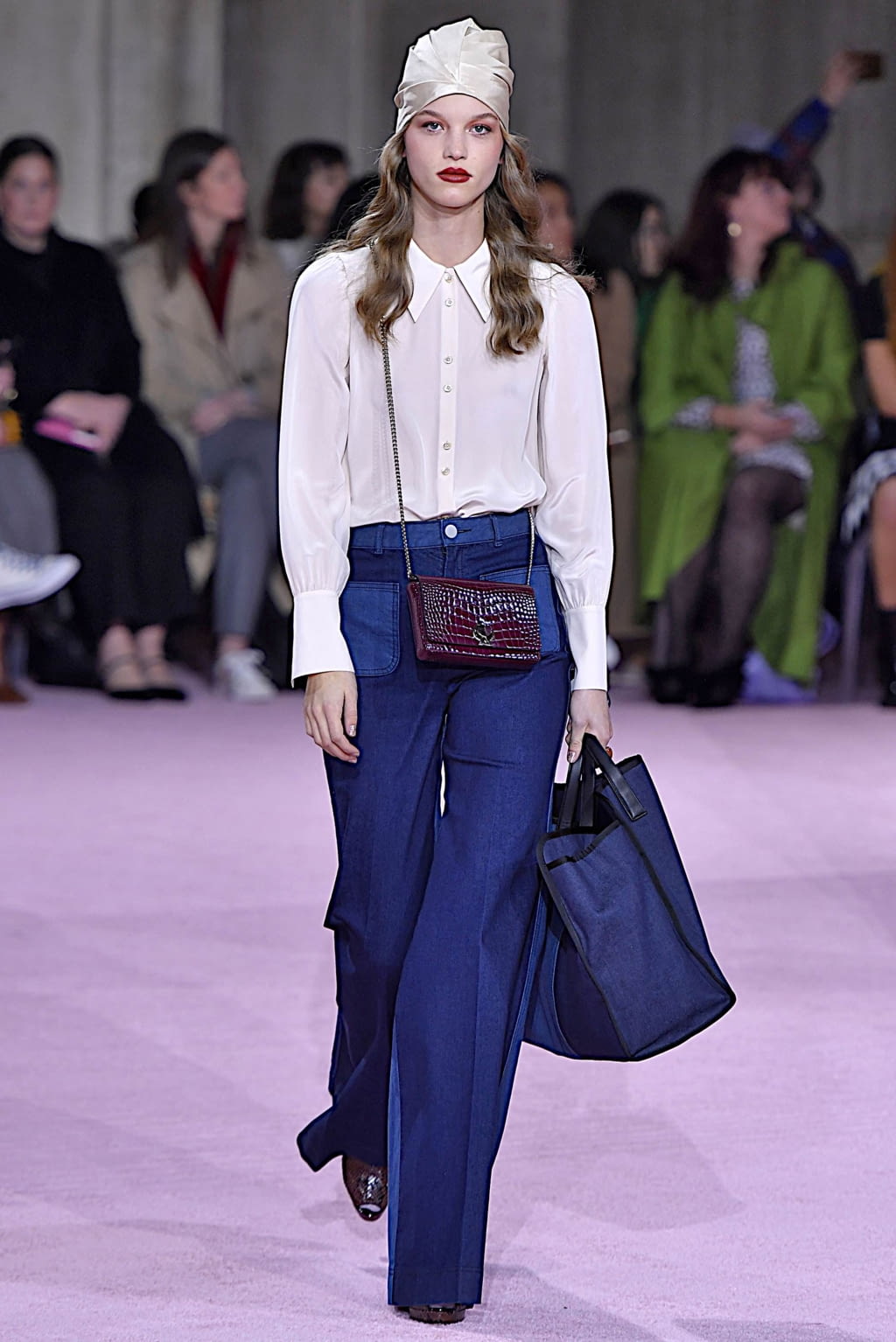 Fashion Week New York Fall/Winter 2019 look 13 from the Kate Spade New York collection womenswear