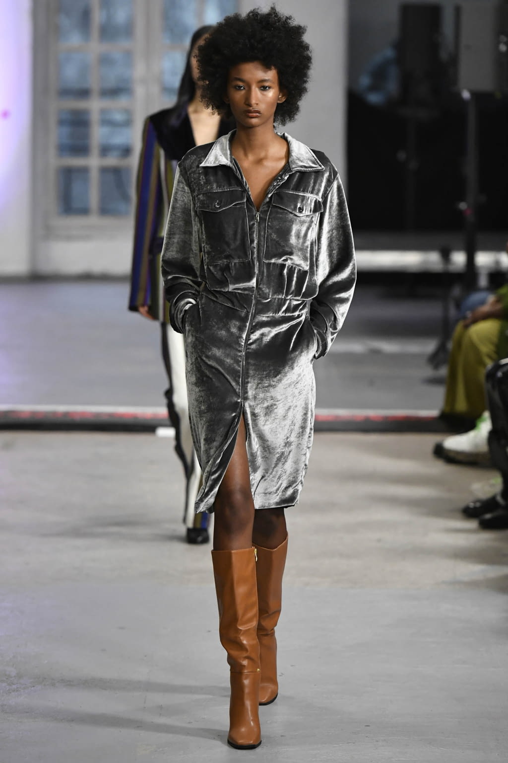 Fashion Week Paris Fall/Winter 2022 look 6 de la collection Kenneth Ize womenswear