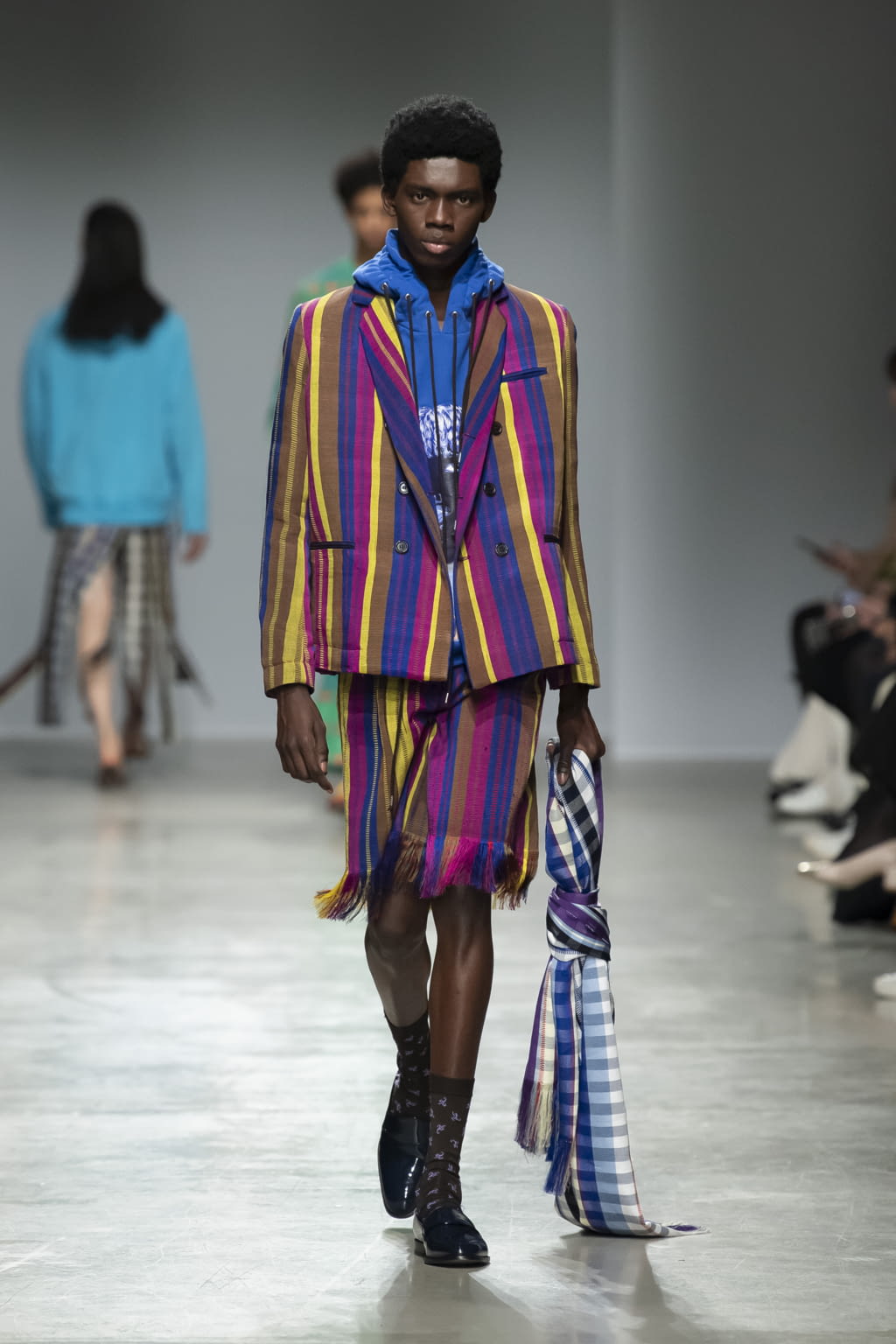 Fashion Week Paris Fall/Winter 2020 look 20 de la collection Kenneth Ize womenswear