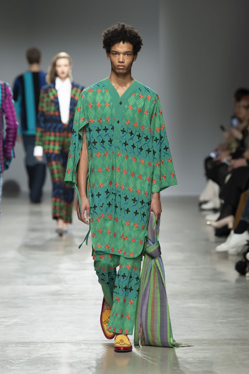 Fashion Week Paris Fall/Winter 2020 look 21 de la collection Kenneth Ize womenswear