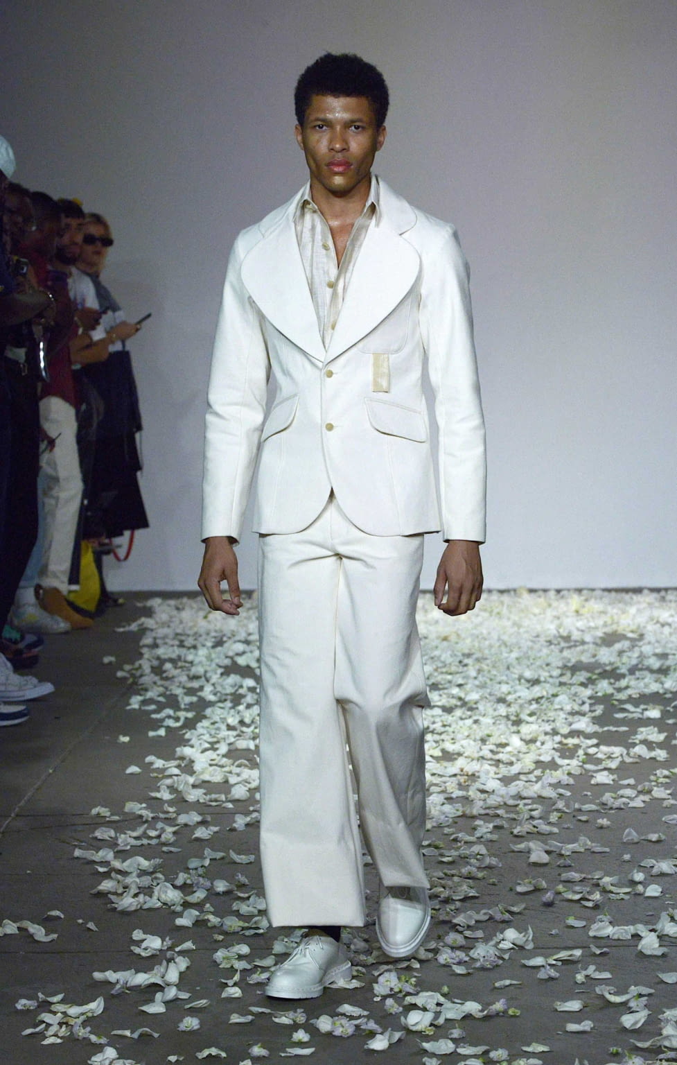 Fashion Week New York Spring/Summer 2019 look 6 from the Kenneth Nicholson collection menswear