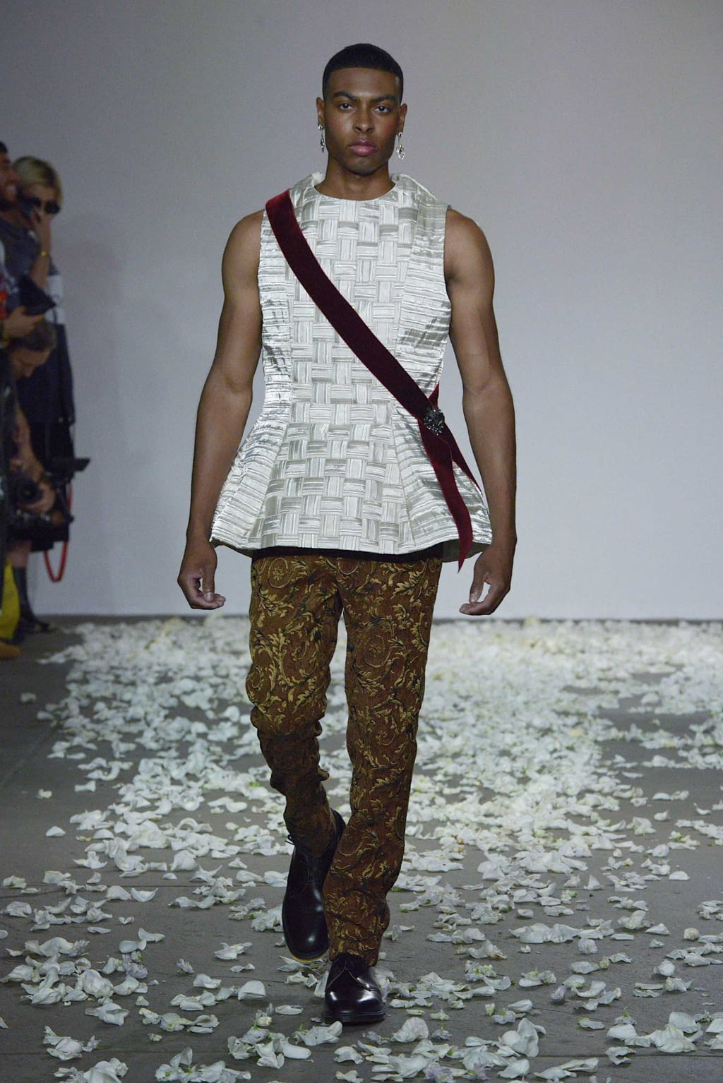 Fashion Week New York Spring/Summer 2019 look 14 from the Kenneth Nicholson collection 男装