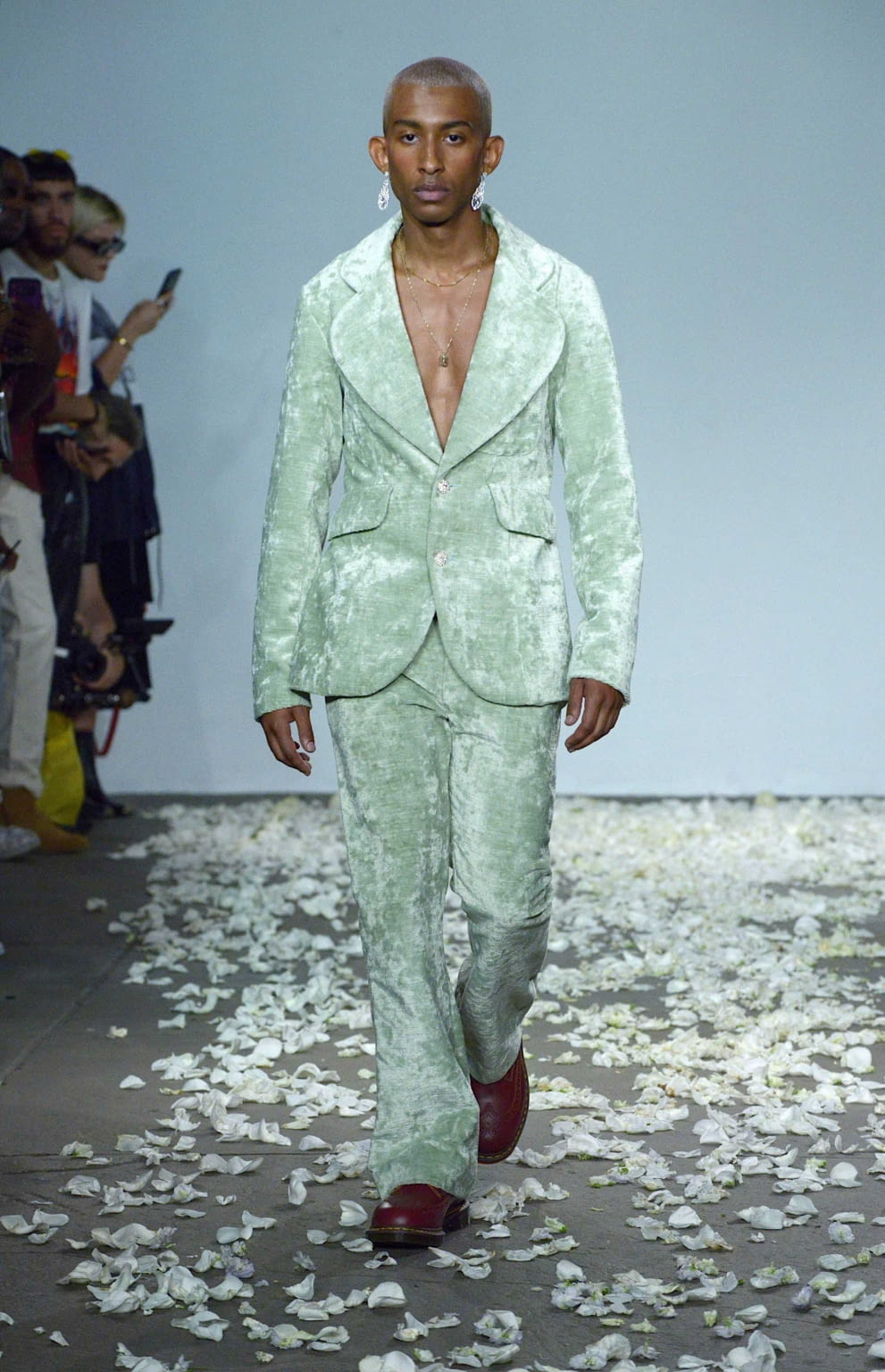 Fashion Week New York Spring/Summer 2019 look 15 from the Kenneth Nicholson collection menswear