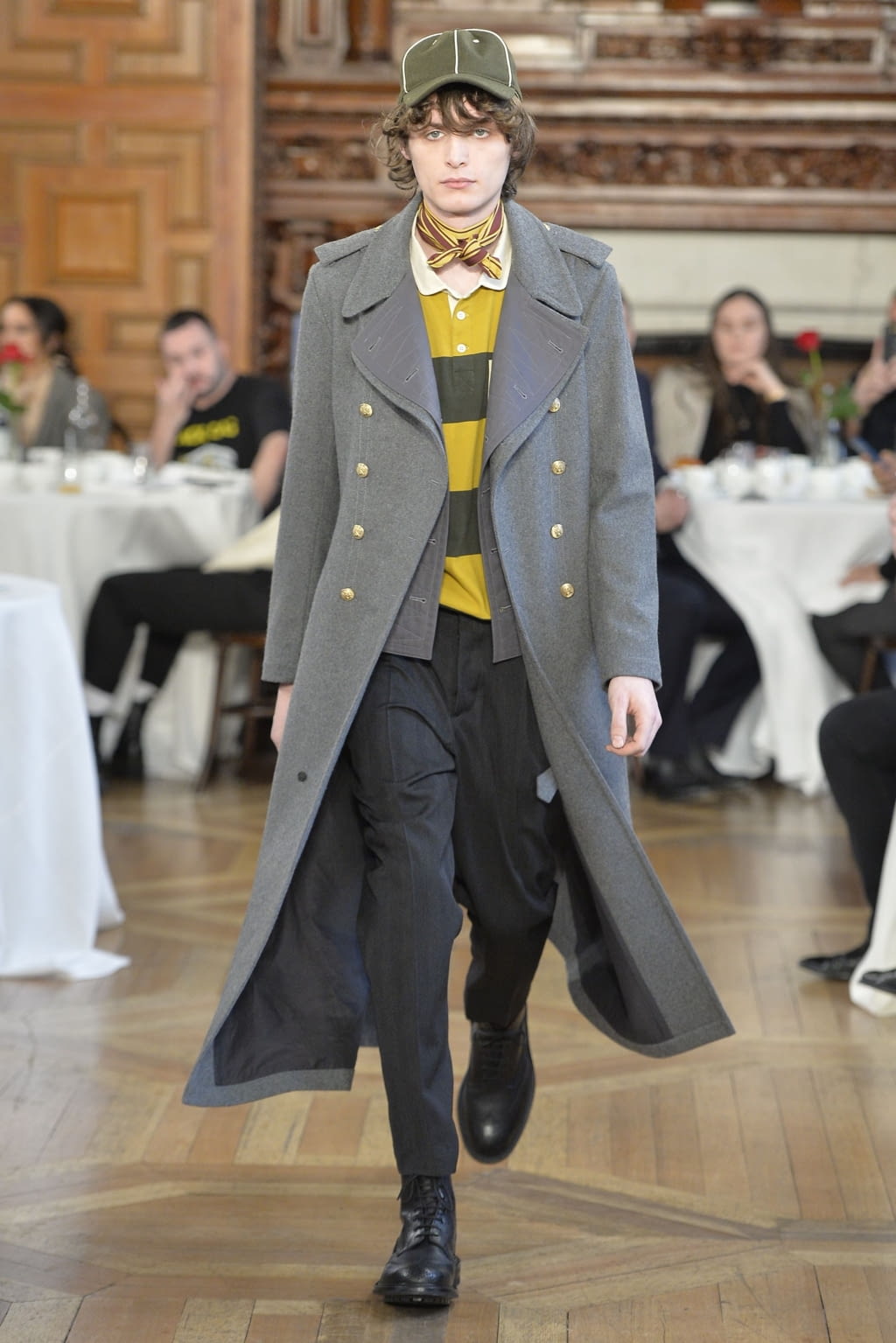 Fashion Week London Fall/Winter 2019 look 3 from the Kent & Curwen collection menswear