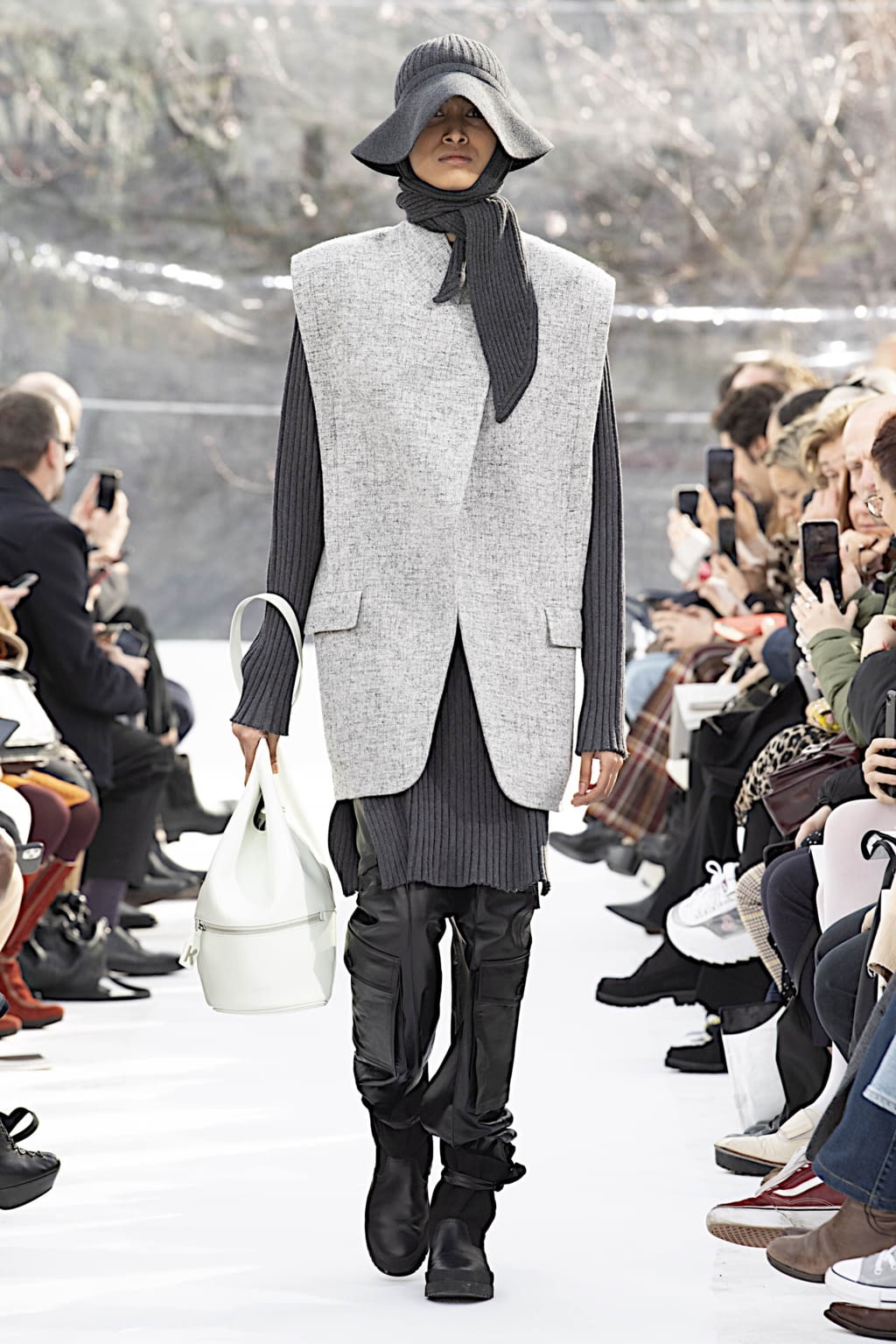 Fashion Week Paris Fall/Winter 2020 look 3 de la collection Kenzo womenswear