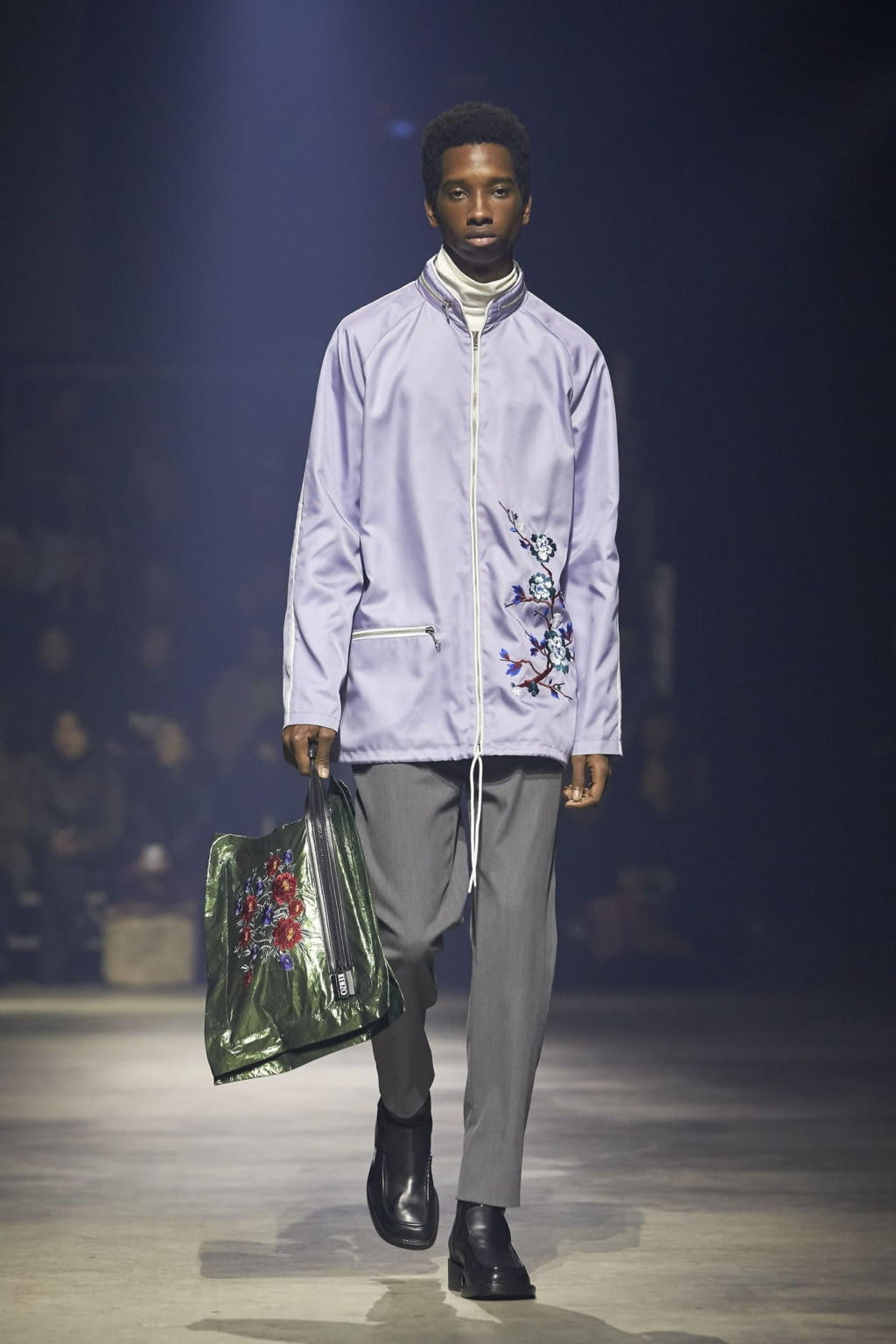 Fashion Week Paris Fall/Winter 2018 look 5 from the Kenzo collection menswear