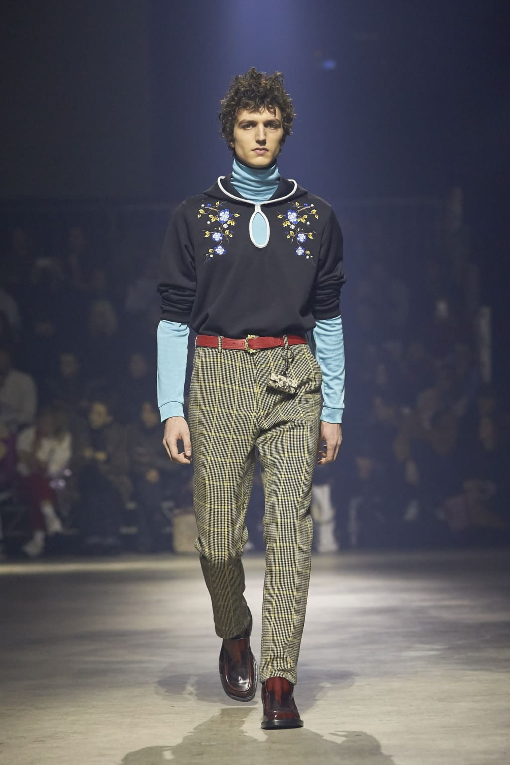 Fashion Week Paris Fall/Winter 2018 look 7 from the Kenzo collection menswear