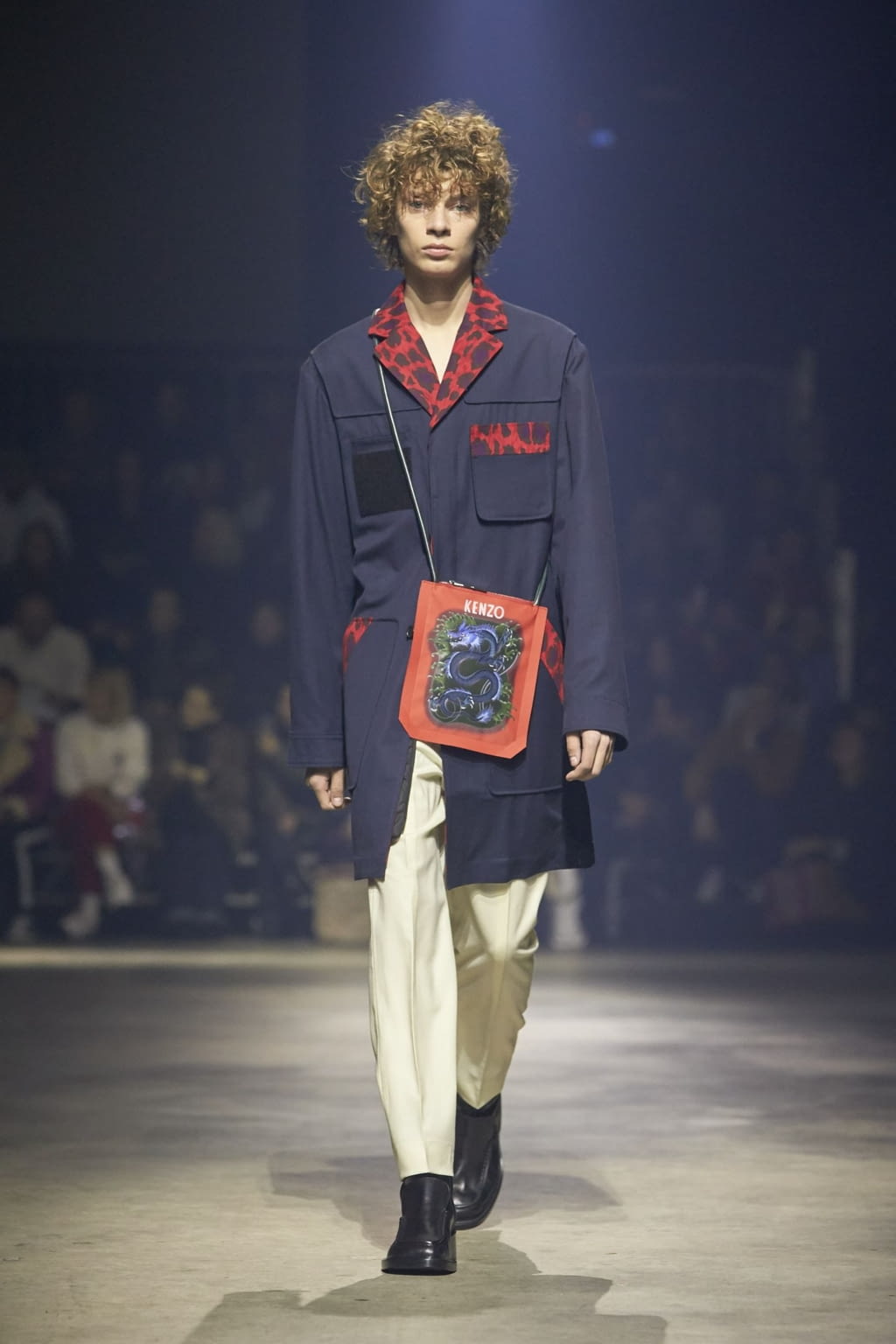 Fashion Week Paris Fall/Winter 2018 look 19 from the Kenzo collection 男装