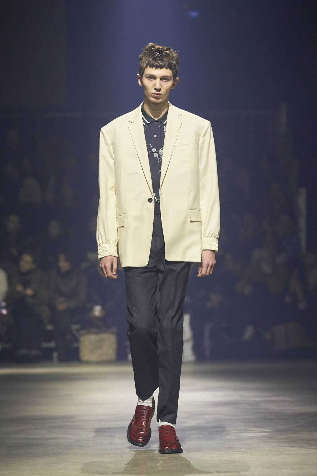 Fashion Week Paris Fall/Winter 2018 look 36 from the Kenzo collection menswear