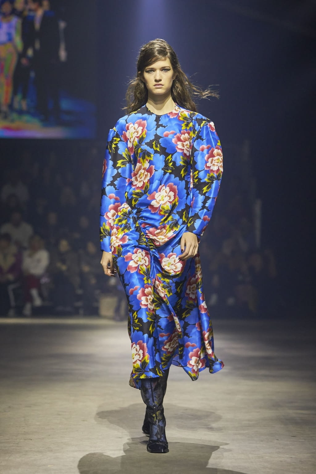 Fashion Week Paris Fall/Winter 2018 look 19 from the Kenzo collection 女装