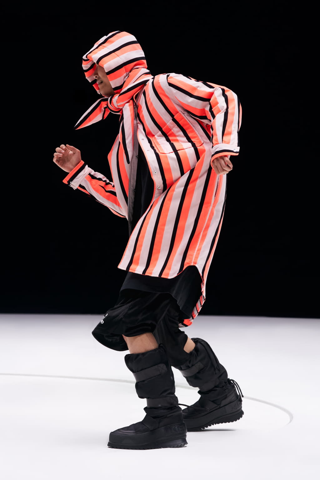 Fashion Week Paris Fall/Winter 2021 look 10 from the Kenzo collection womenswear