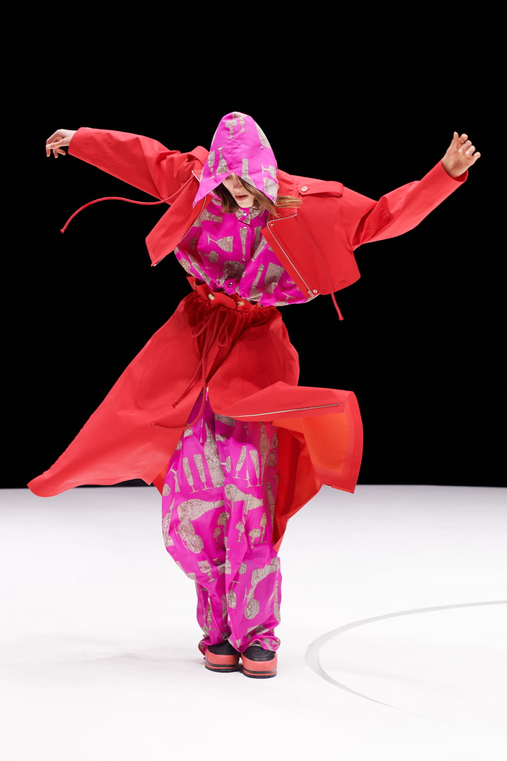 Fashion Week Paris Fall/Winter 2021 look 22 from the Kenzo collection womenswear