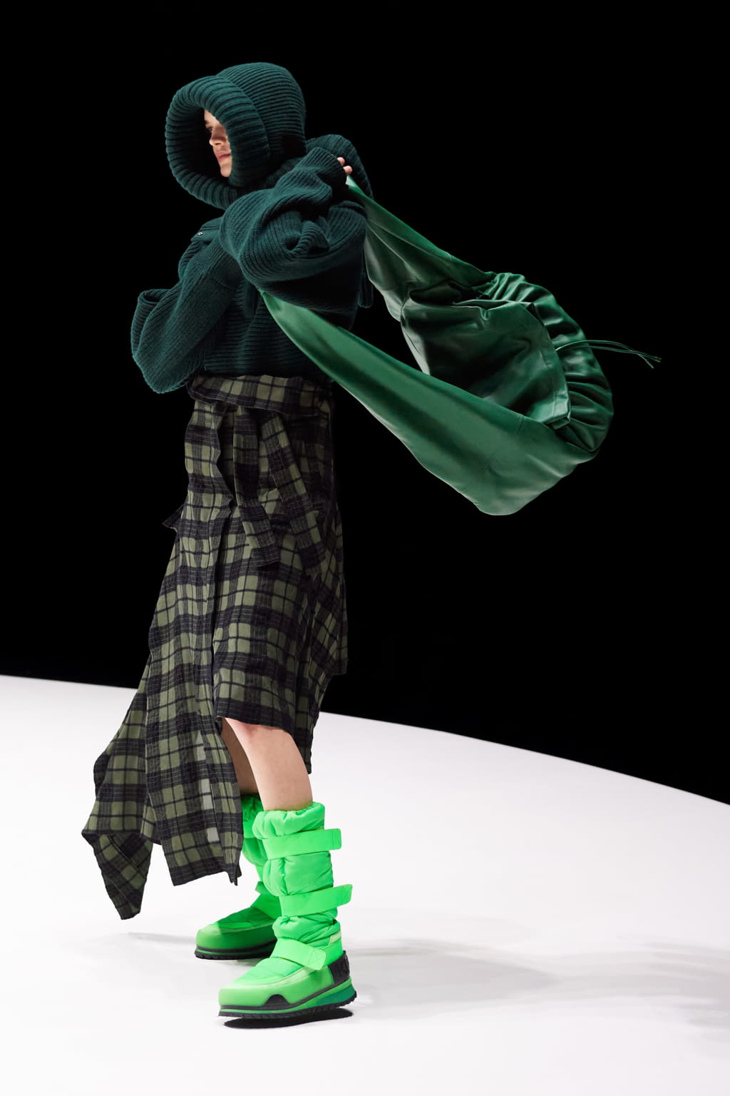 Fashion Week Paris Fall/Winter 2021 look 47 from the Kenzo collection 女装