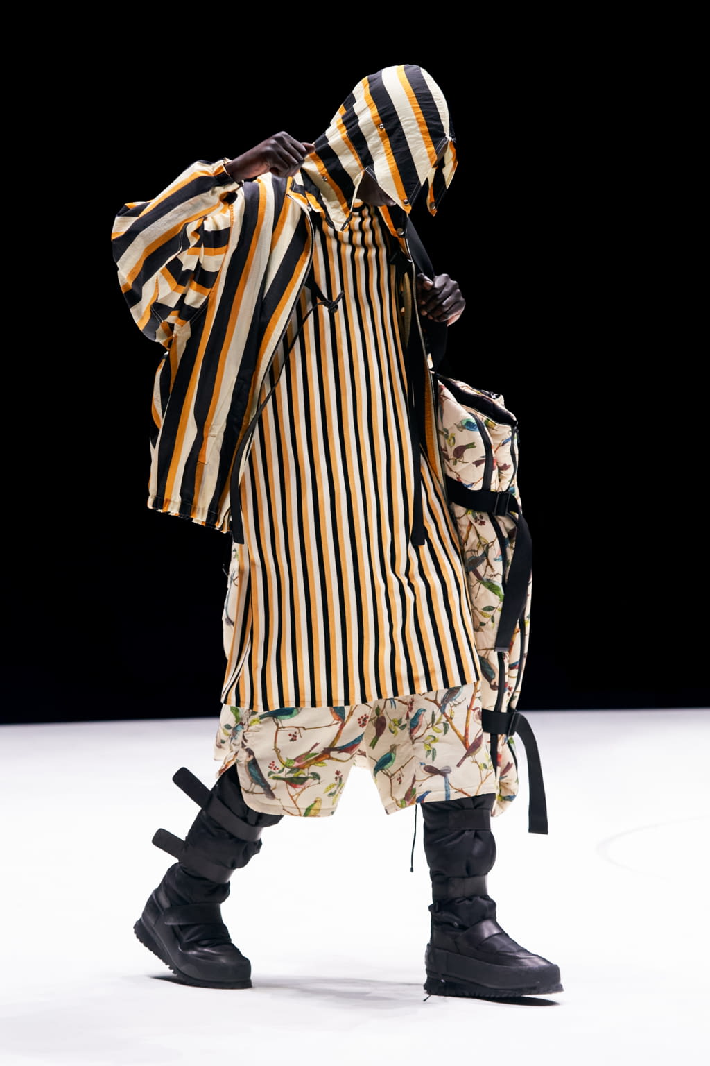 Fashion Week Paris Fall/Winter 2021 look 49 from the Kenzo collection womenswear