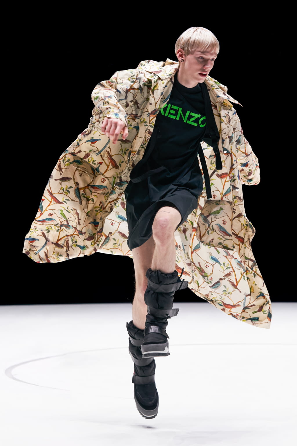 Fashion Week Paris Fall/Winter 2021 look 51 from the Kenzo collection womenswear