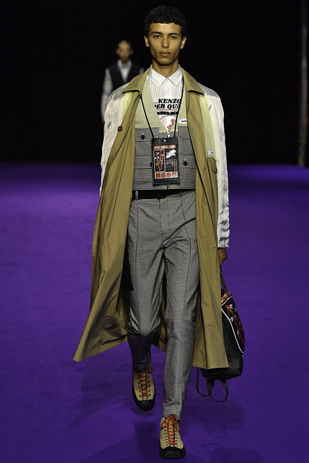 Fashion Week Paris Fall/Winter 2019 look 1 from the Kenzo collection menswear