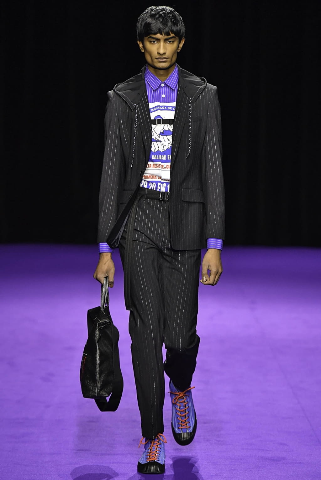 Fashion Week Paris Fall/Winter 2019 look 17 from the Kenzo collection 男装