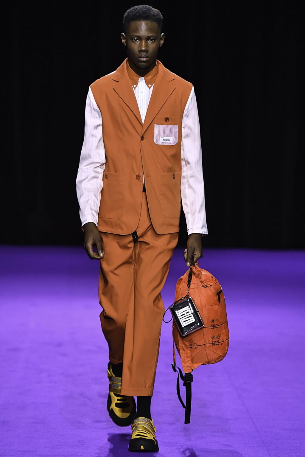 Fashion Week Paris Fall/Winter 2019 look 24 from the Kenzo collection 男装