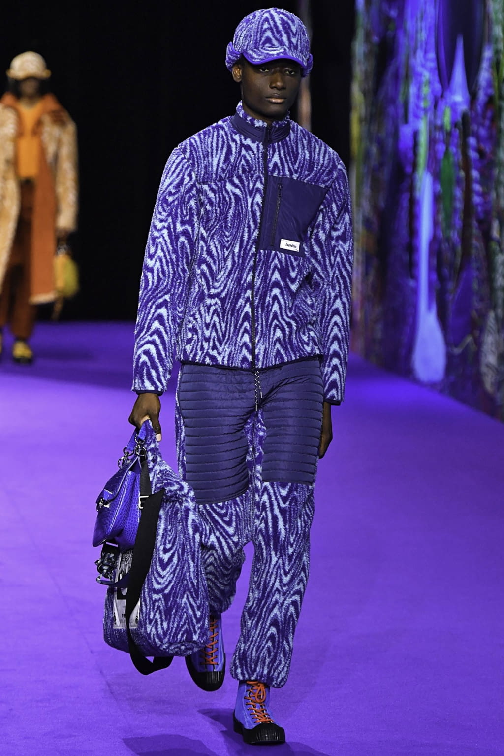 Fashion Week Paris Fall/Winter 2019 look 33 from the Kenzo collection menswear