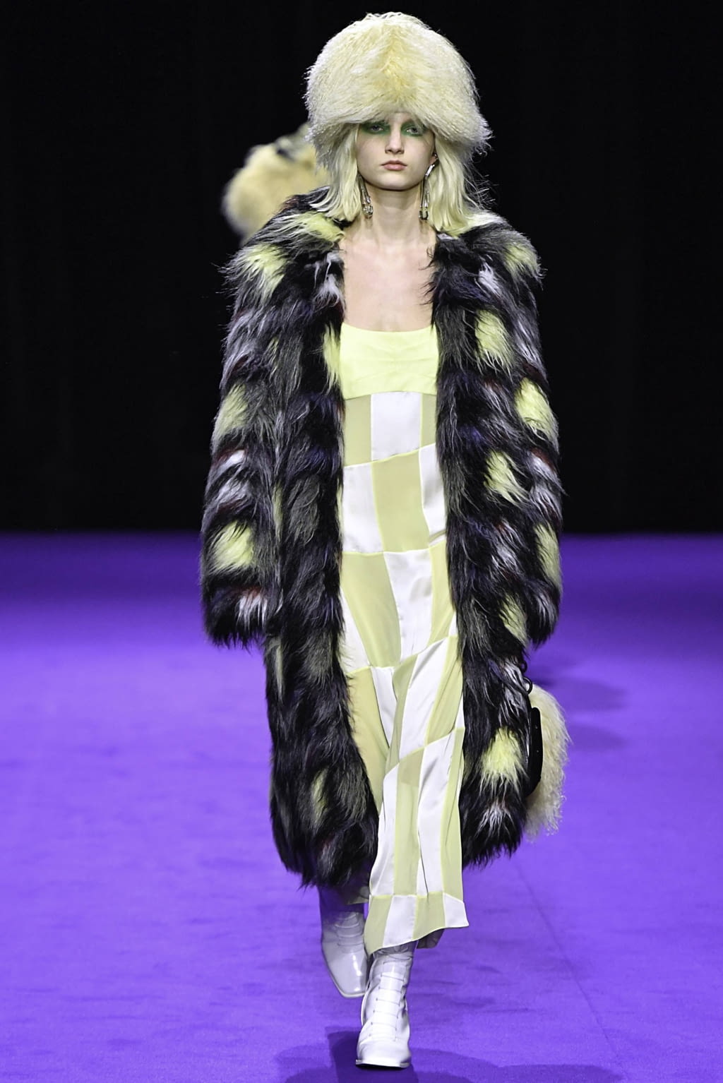 Fashion Week Paris Fall/Winter 2019 look 3 from the Kenzo collection womenswear