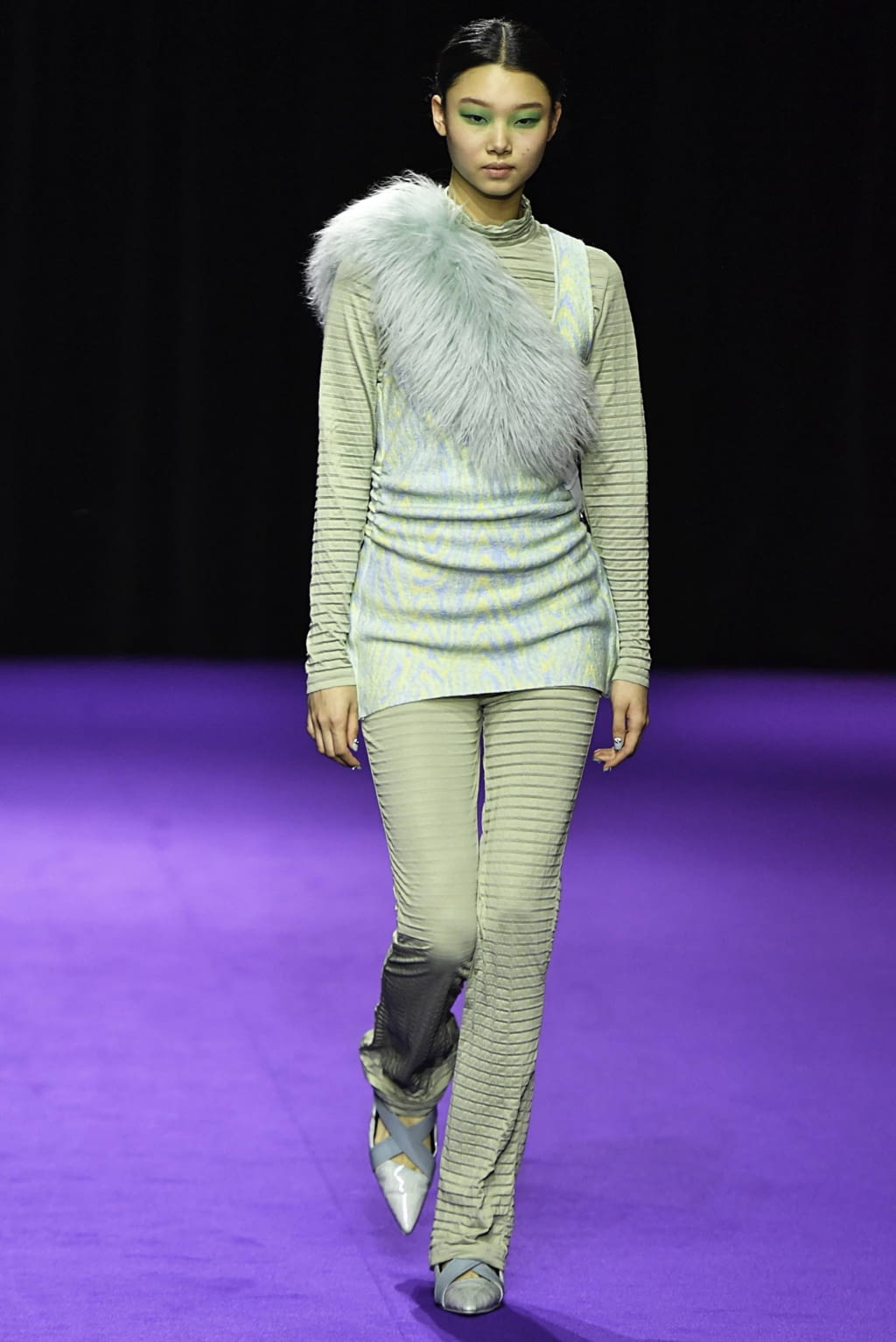 Fashion Week Paris Fall/Winter 2019 look 12 from the Kenzo collection womenswear